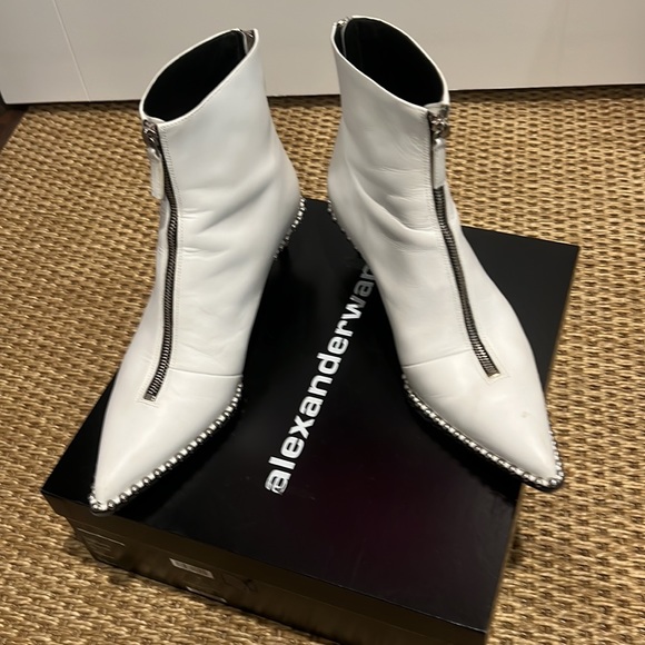 Alexander Wang White low calf booties with kitten heels - Picture 9 of 11